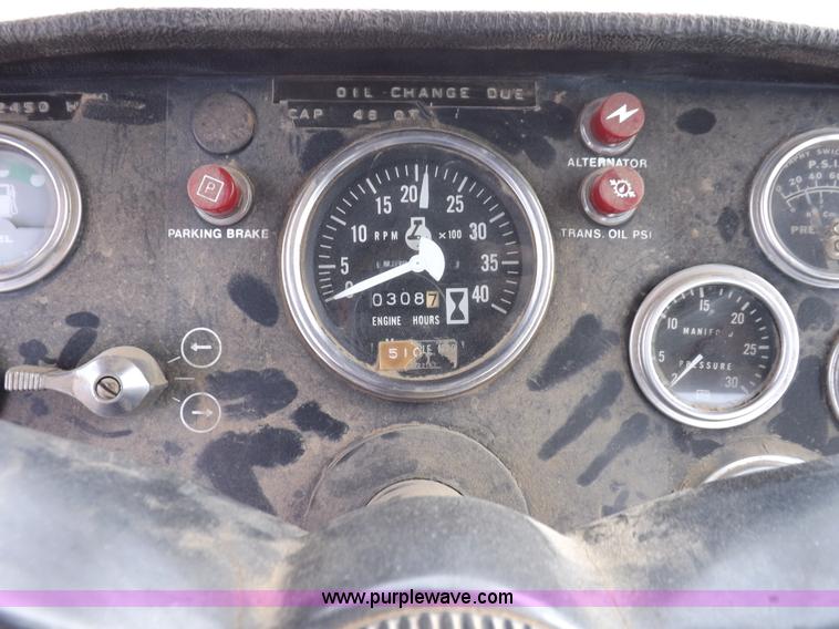 image for item K3821 1977 Versatile 800 Series 2 4WD tractor