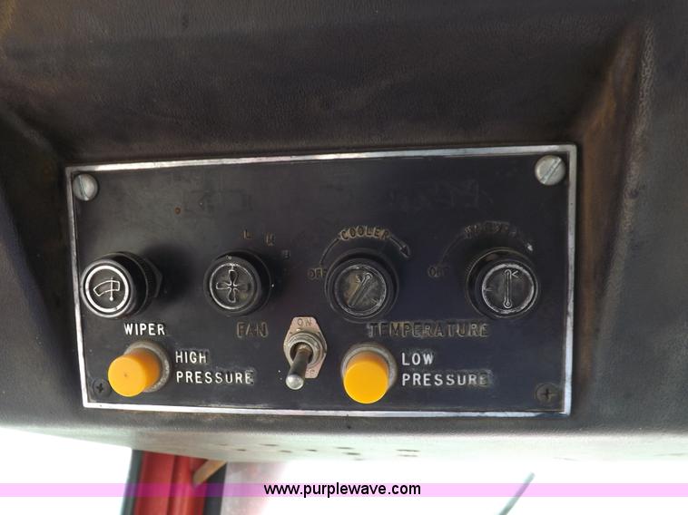 image for item K3821 1977 Versatile 800 Series 2 4WD tractor