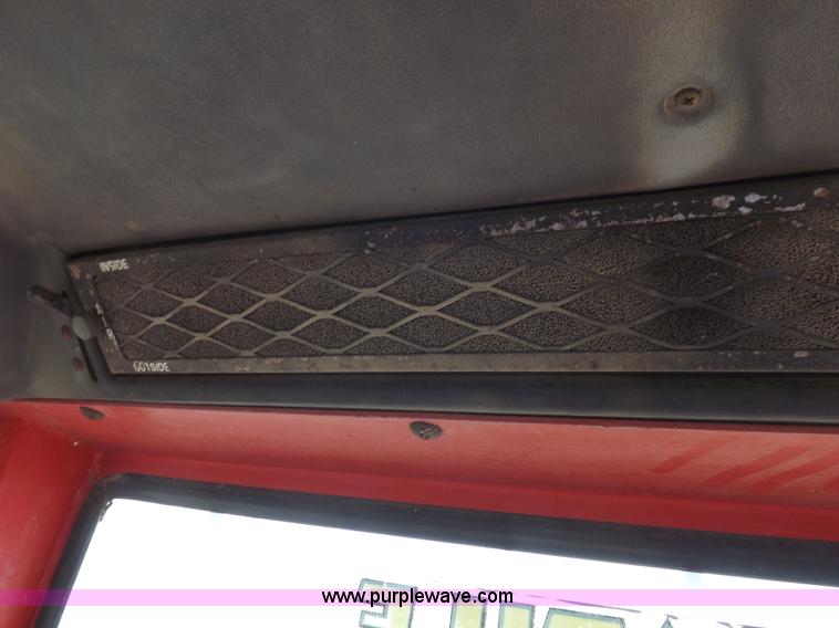 image for item K3821 1977 Versatile 800 Series 2 4WD tractor