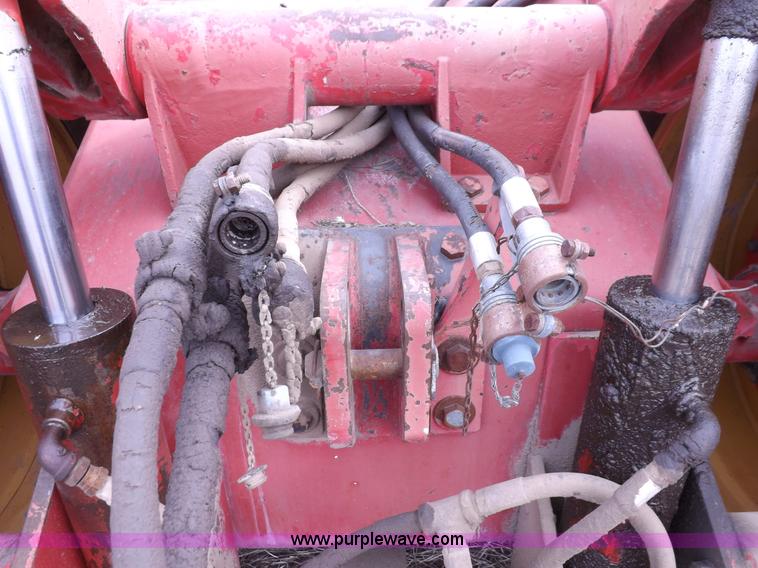 image for item K3821 1977 Versatile 800 Series 2 4WD tractor