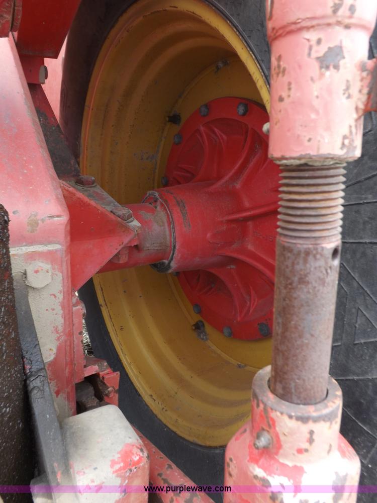 image for item K3821 1977 Versatile 800 Series 2 4WD tractor