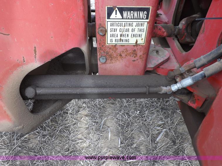 image for item K3821 1977 Versatile 800 Series 2 4WD tractor