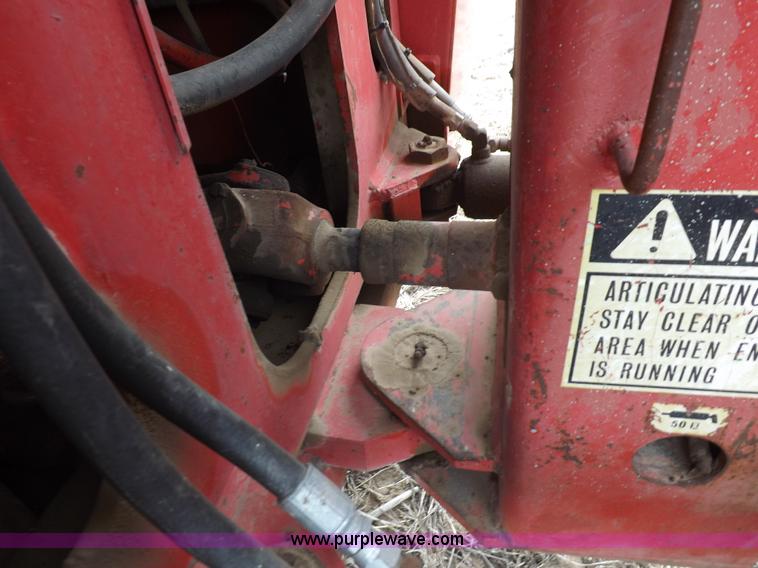 image for item K3821 1977 Versatile 800 Series 2 4WD tractor