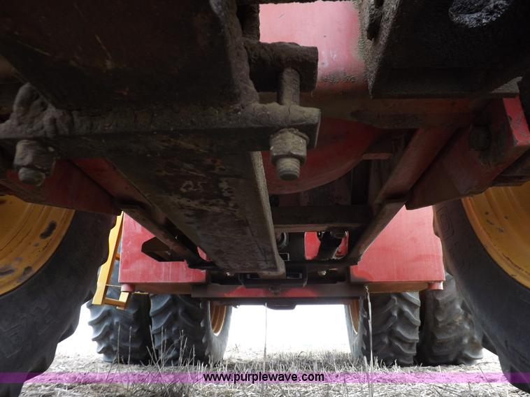 image for item K3821 1977 Versatile 800 Series 2 4WD tractor