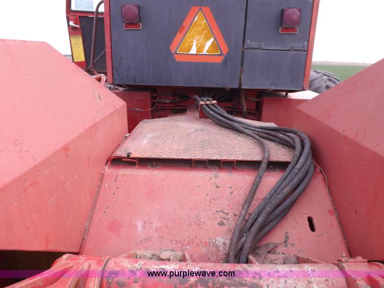 image for item K3821 1977 Versatile 800 Series 2 4WD tractor