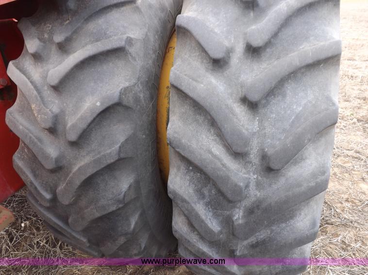 image for item K3821 1977 Versatile 800 Series 2 4WD tractor