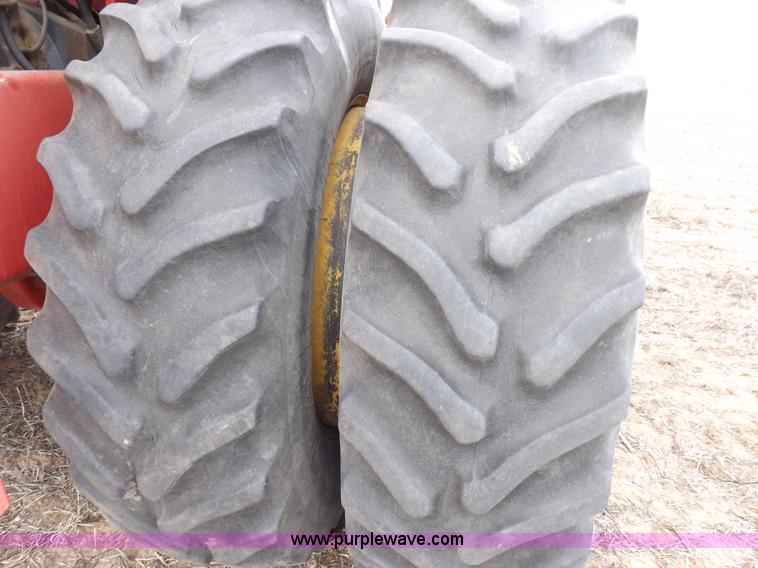 image for item K3821 1977 Versatile 800 Series 2 4WD tractor