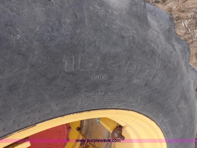 image for item K3821 1977 Versatile 800 Series 2 4WD tractor