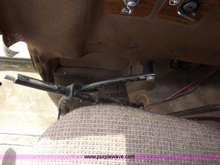 image for item K3823 Massey-Ferguson 860 combine