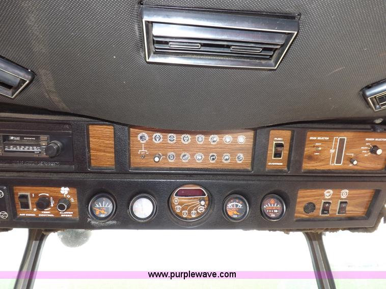 image for item K3823 Massey-Ferguson 860 combine