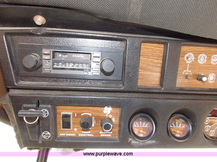 image for item K3823 Massey-Ferguson 860 combine