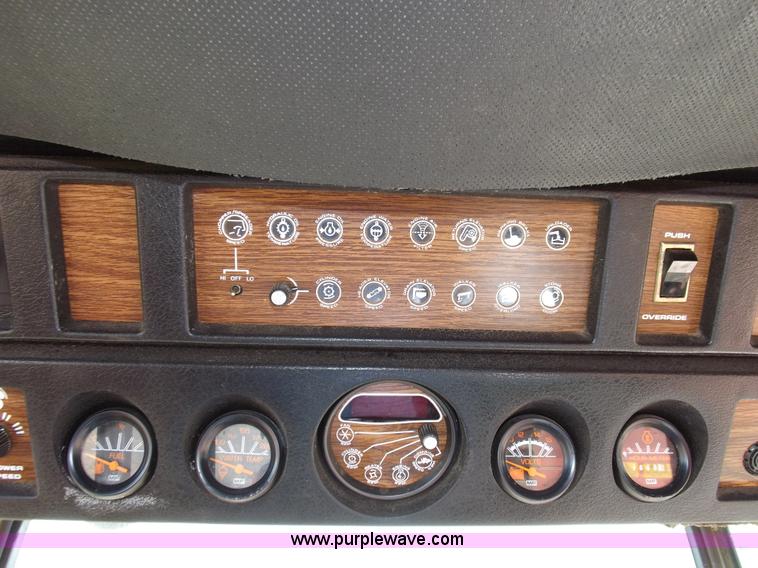 image for item K3823 Massey-Ferguson 860 combine