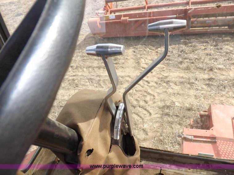 image for item K3823 Massey-Ferguson 860 combine