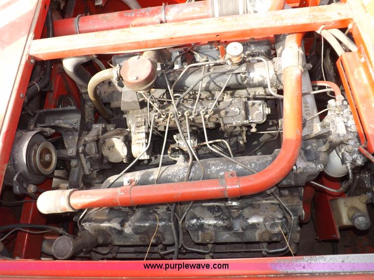 image for item K3823 Massey-Ferguson 860 combine