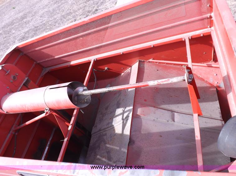 image for item K3823 Massey-Ferguson 860 combine