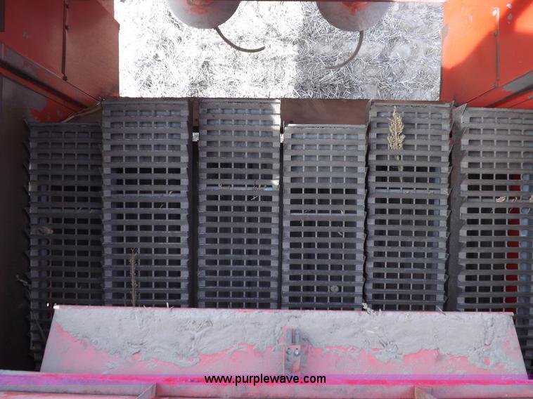 image for item K3823 Massey-Ferguson 860 combine