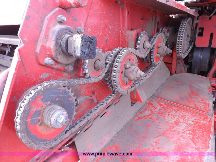 image for item K3823 Massey-Ferguson 860 combine
