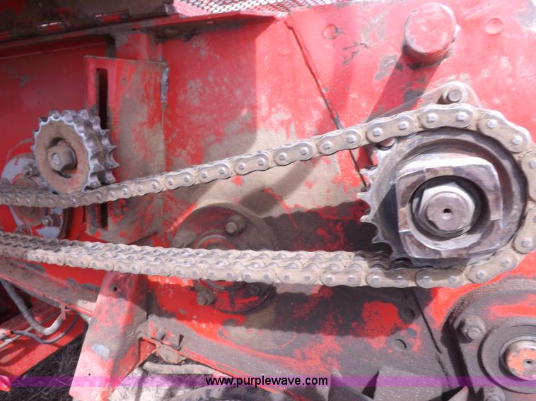 image for item K3823 Massey-Ferguson 860 combine