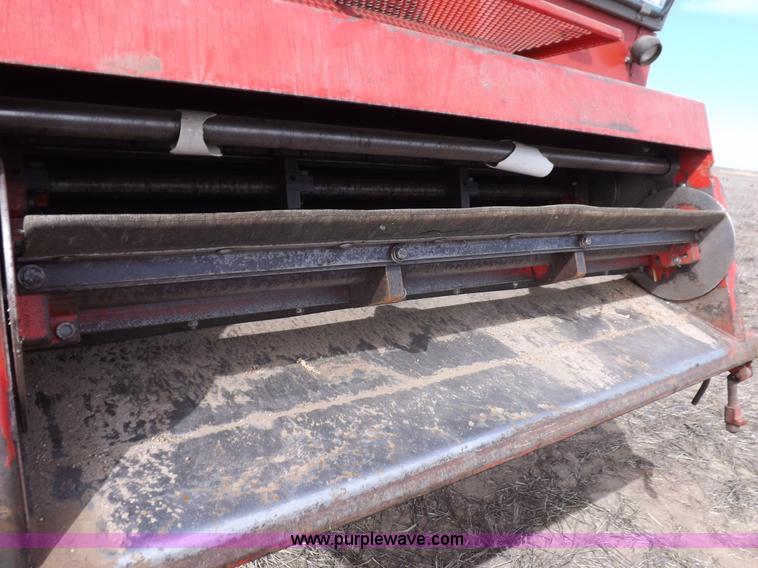 image for item K3823 Massey-Ferguson 860 combine