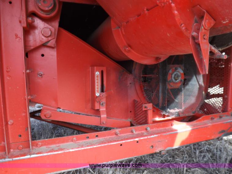 image for item K3823 Massey-Ferguson 860 combine