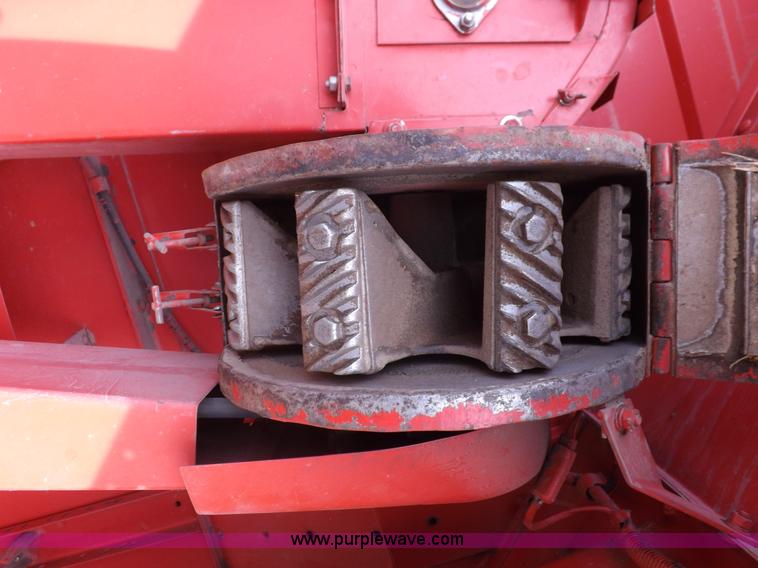 image for item K3823 Massey-Ferguson 860 combine