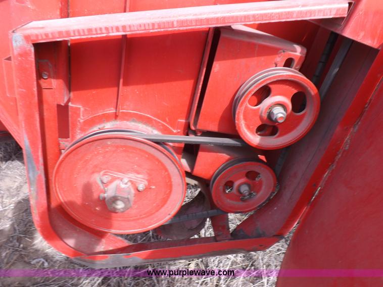 image for item K3823 Massey-Ferguson 860 combine