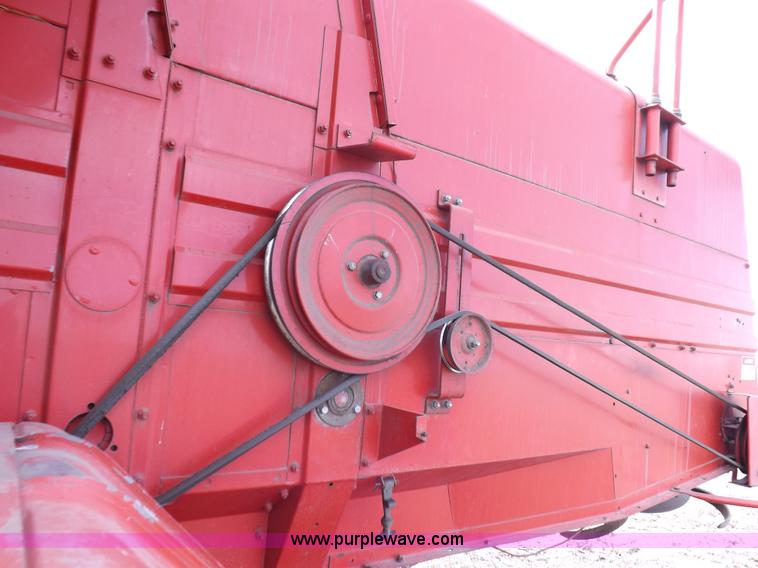 image for item K3823 Massey-Ferguson 860 combine