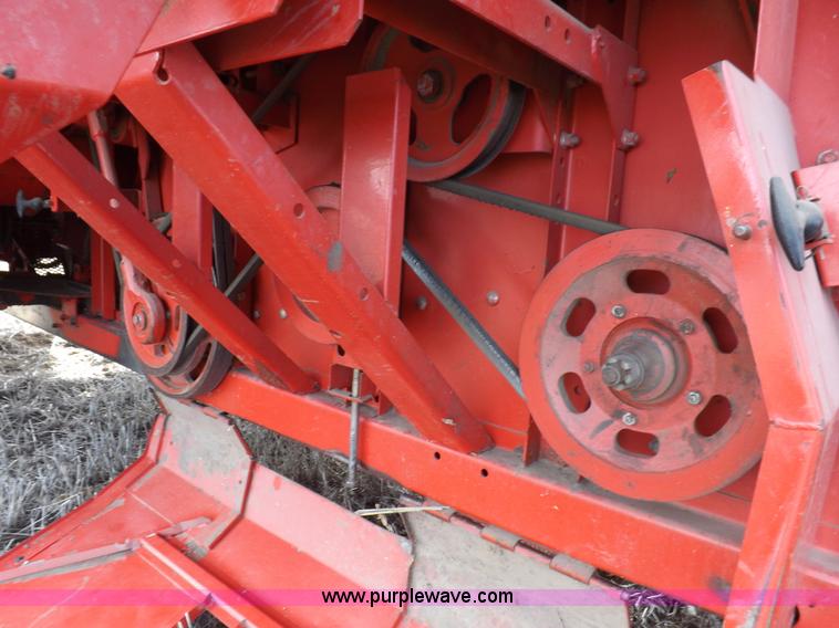 image for item K3823 Massey-Ferguson 860 combine