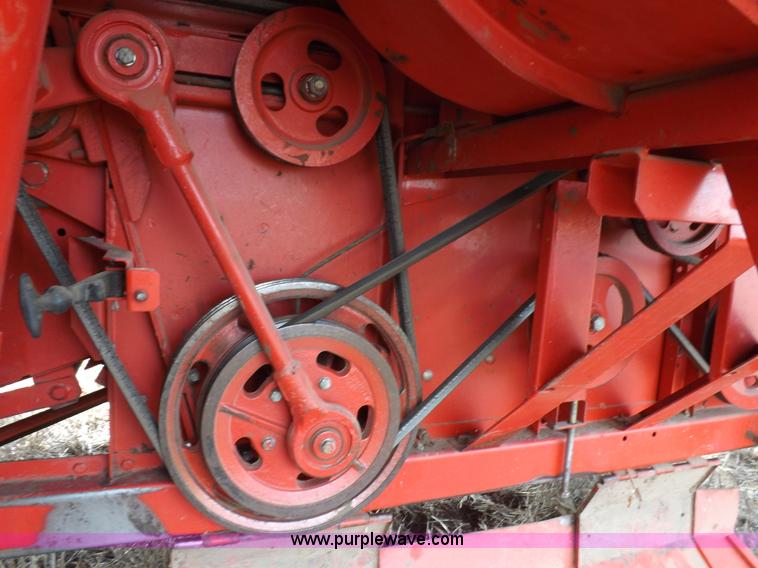 image for item K3823 Massey-Ferguson 860 combine