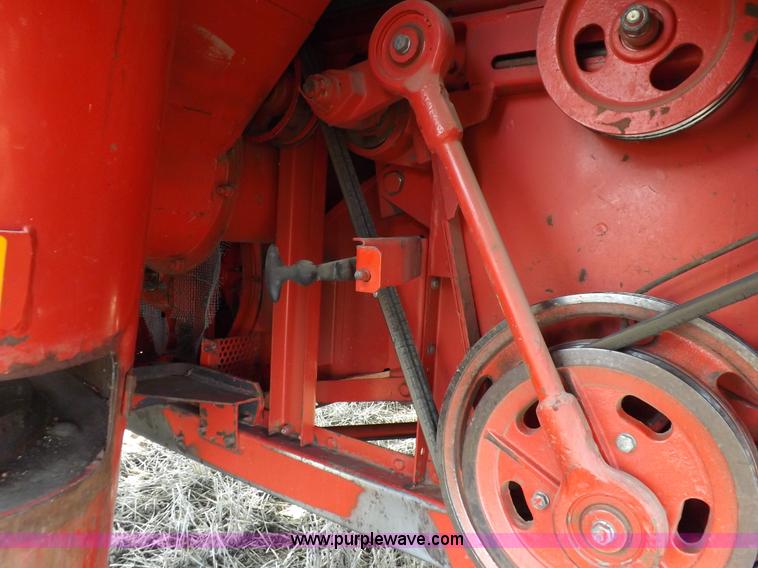 image for item K3823 Massey-Ferguson 860 combine