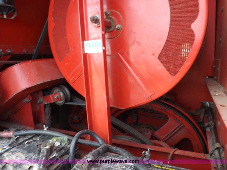 image for item K3823 Massey-Ferguson 860 combine