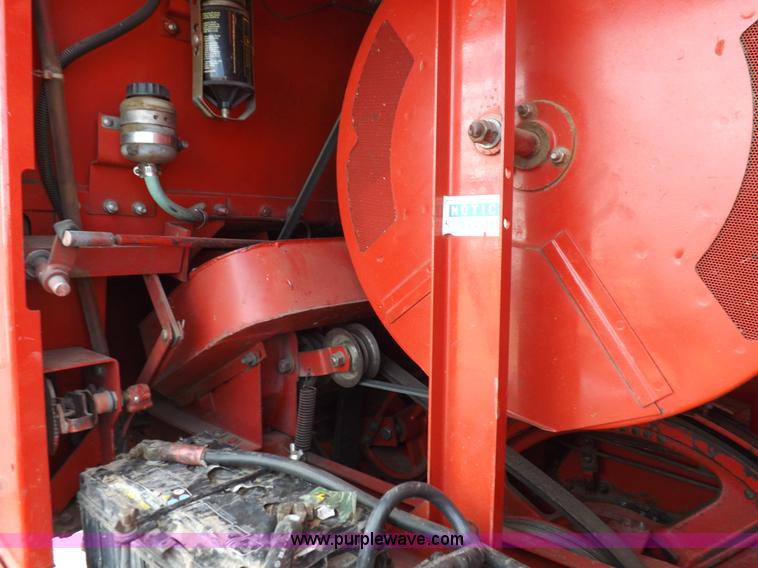 image for item K3823 Massey-Ferguson 860 combine