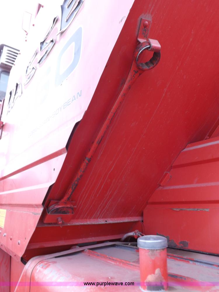 image for item K3823 Massey-Ferguson 860 combine