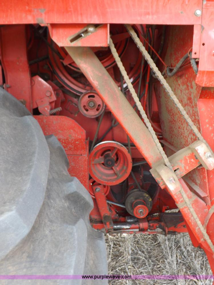 image for item K3823 Massey-Ferguson 860 combine