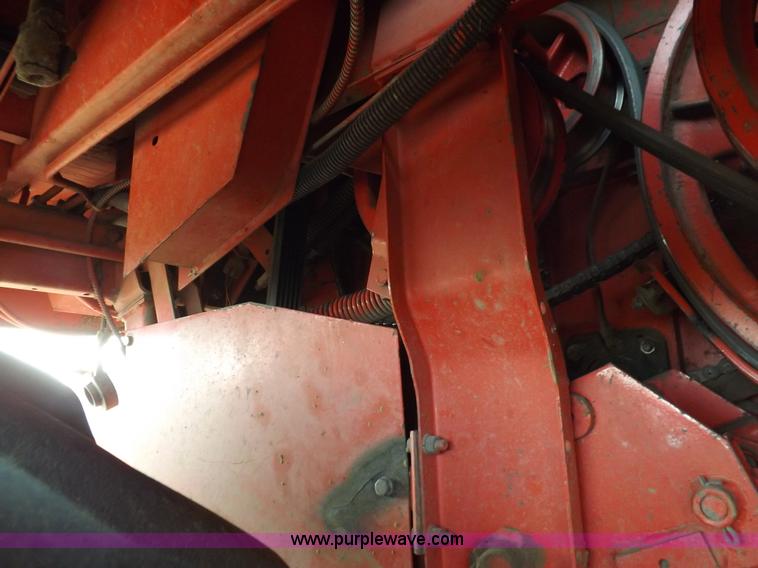 image for item K3823 Massey-Ferguson 860 combine