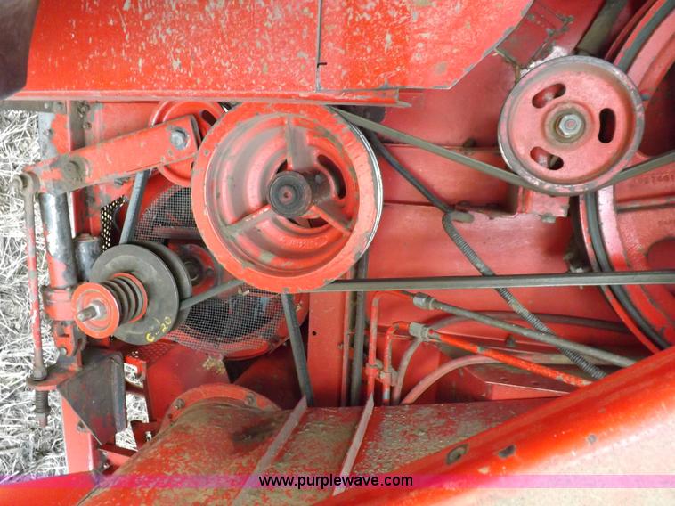 image for item K3823 Massey-Ferguson 860 combine