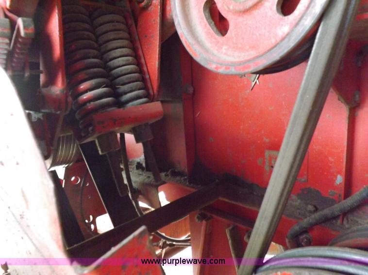 image for item K3823 Massey-Ferguson 860 combine