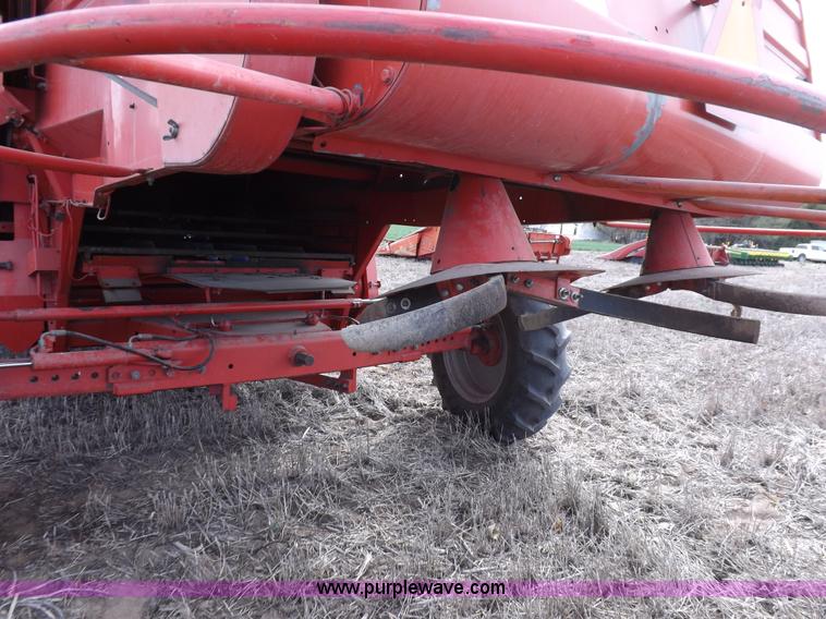image for item K3823 Massey-Ferguson 860 combine