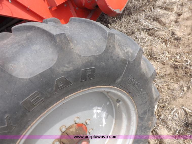 image for item K3823 Massey-Ferguson 860 combine