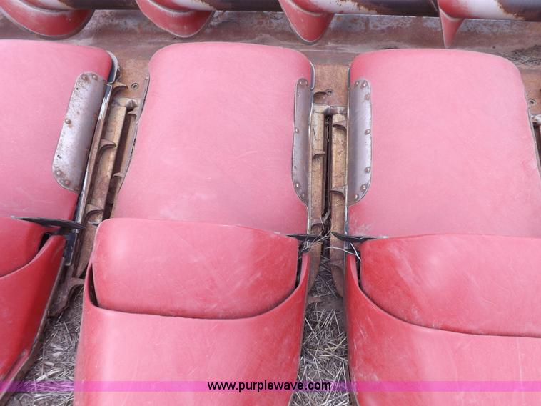 image for item K3825 Case IH 2212 corn head