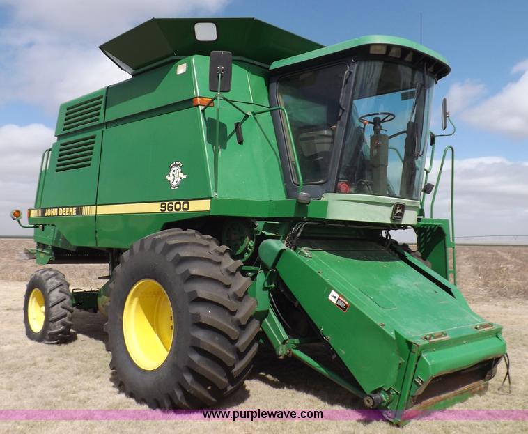 image for item K3831 1997 John Deere 9600 combine