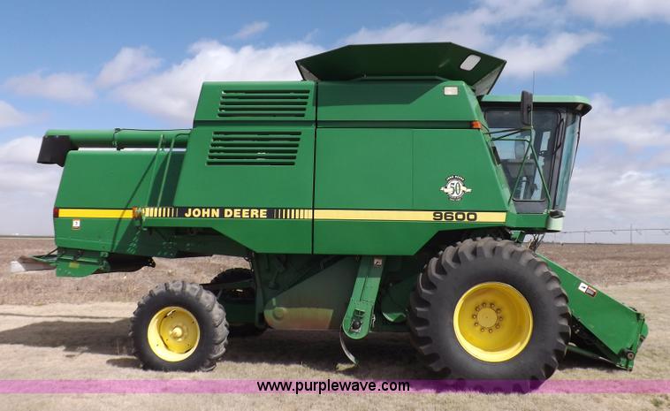 image for item K3831 1997 John Deere 9600 combine