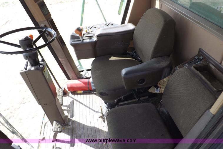 image for item K3831 1997 John Deere 9600 combine