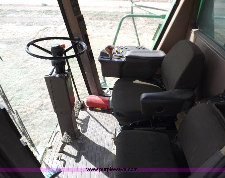 image for item K3831 1997 John Deere 9600 combine