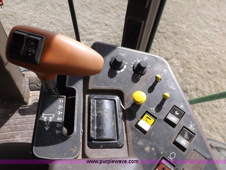 image for item K3831 1997 John Deere 9600 combine