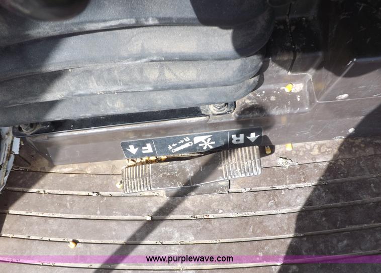 image for item K3831 1997 John Deere 9600 combine