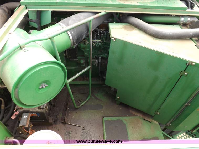 image for item K3831 1997 John Deere 9600 combine