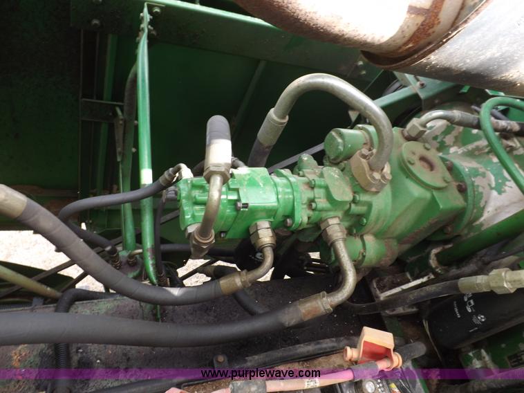 image for item K3831 1997 John Deere 9600 combine