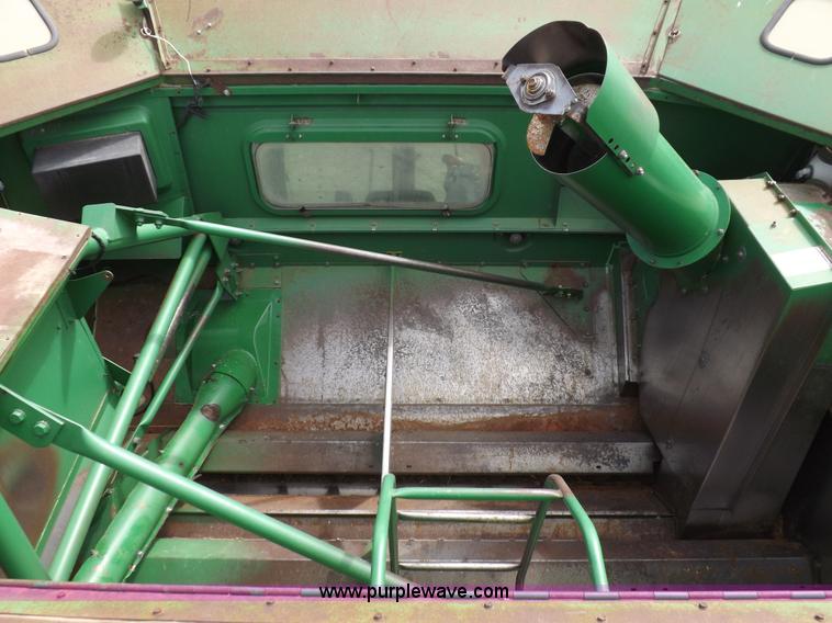 image for item K3831 1997 John Deere 9600 combine