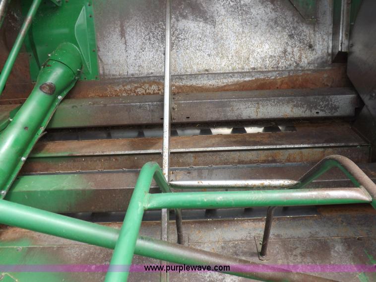 image for item K3831 1997 John Deere 9600 combine